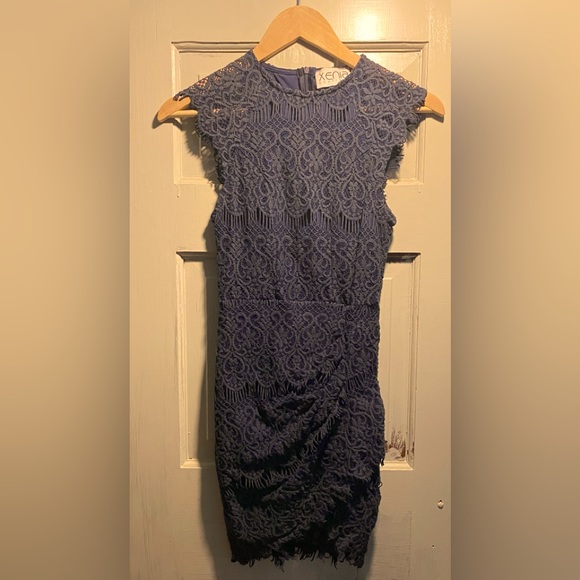 Mid lace dress - Picture 1 of 2